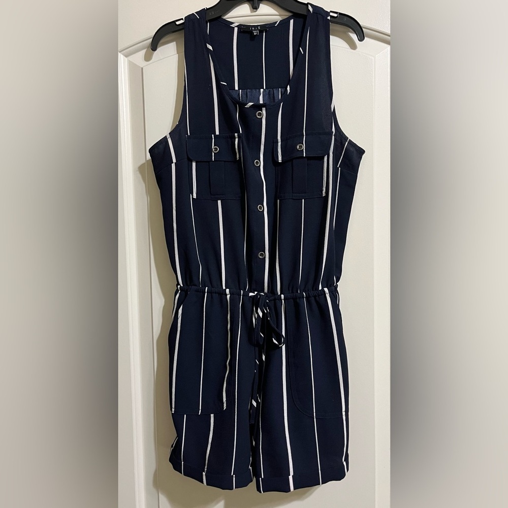 IRIS Women’s Navy Blue White Striped Sleeveless Shorts Romper Size Medium